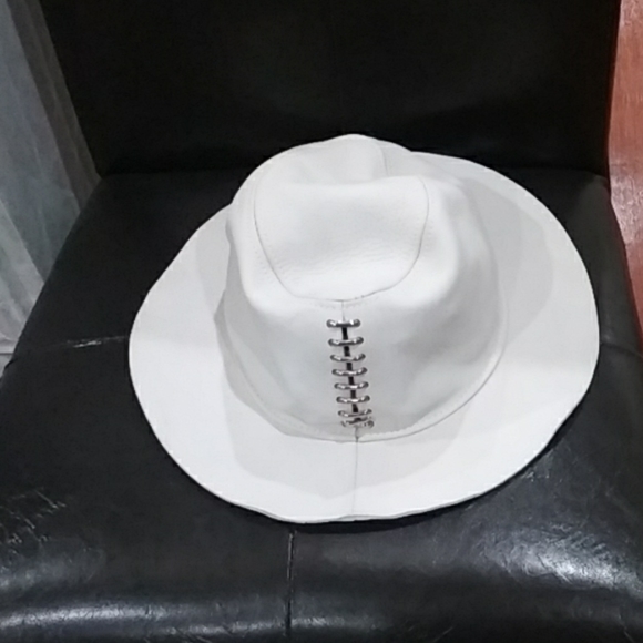 Fendi Accessories - Fendi white selleria leather white hat